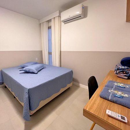 Apto Reformado E Decorado No Centro ฟลอเรียนอโปลิส ภายนอก รูปภาพ